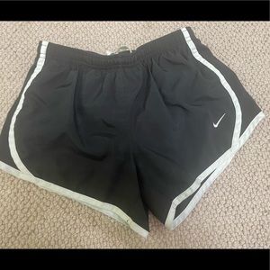 Girls size m Nike athletic shorts!